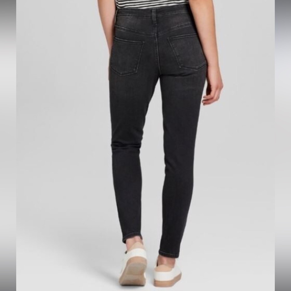 Curvy Mid-Rise Skinny Jeans - Washed Black | Universal Thread, Size 2